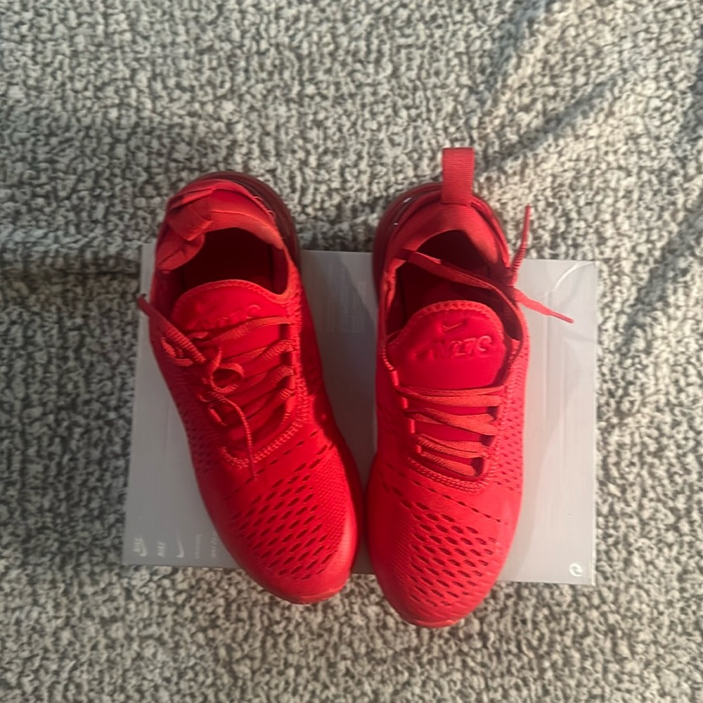 Red Nike Air270 size 6 youth